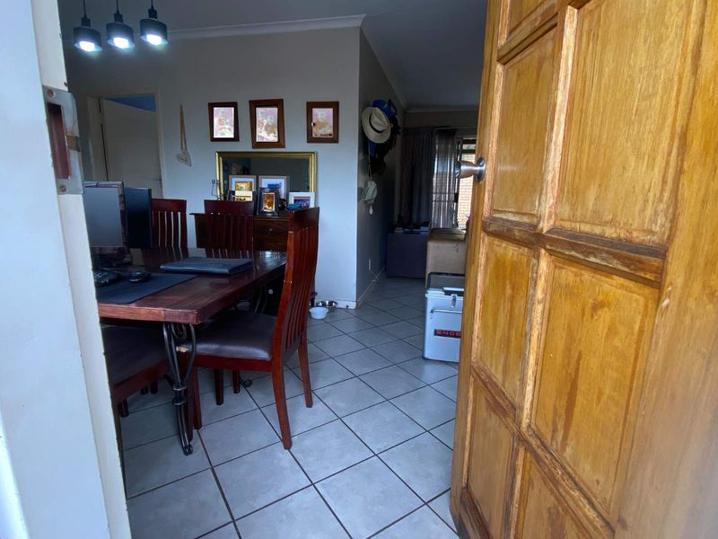 2 Bedroom Townhouse for sale in Highveld. - Photo 2