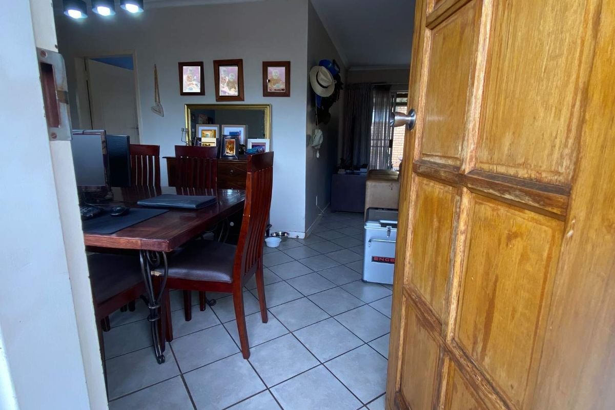 2 Bedroom Townhouse for sale in Highveld. - Photo 2