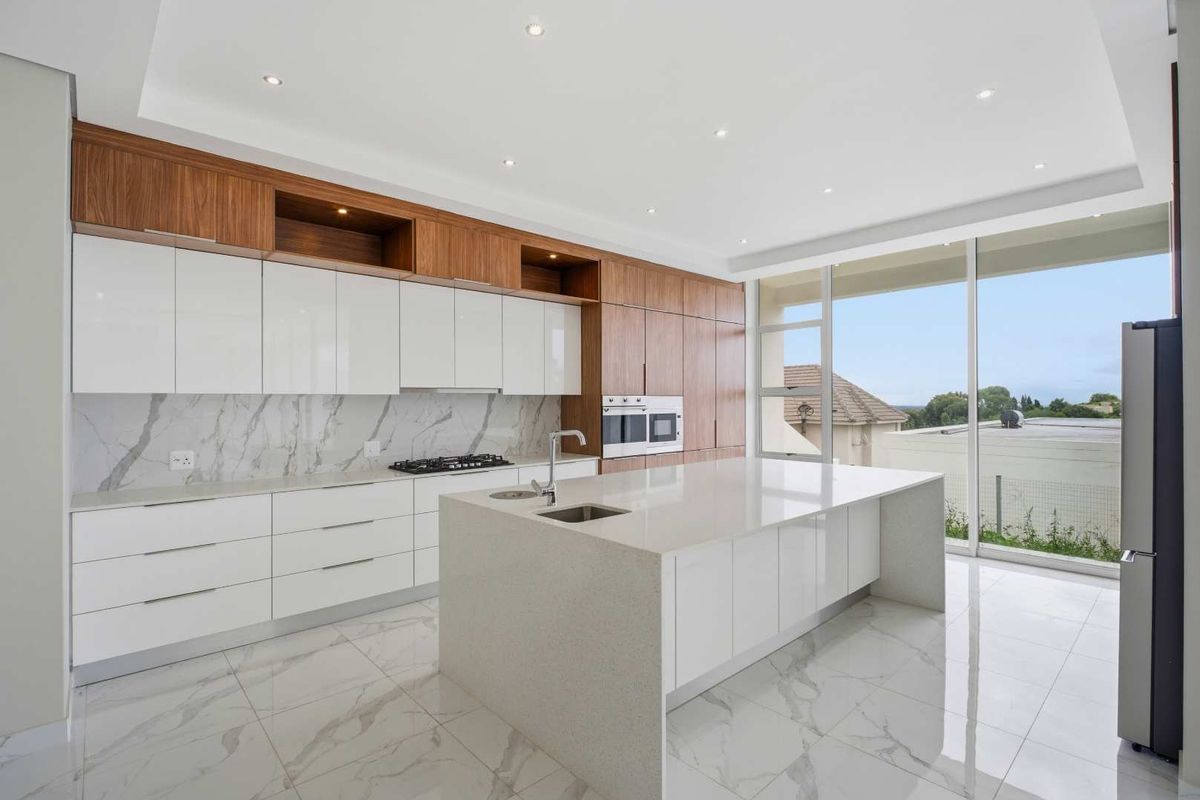 Brand-New 4-Bedroom Masterpiece in Prestigious Waterkloof Heights Available 1 May 2026 - Photo 3