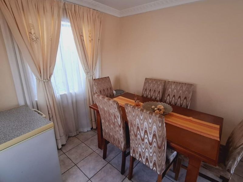 Your Newlands East Home Awaits! - Photo 9