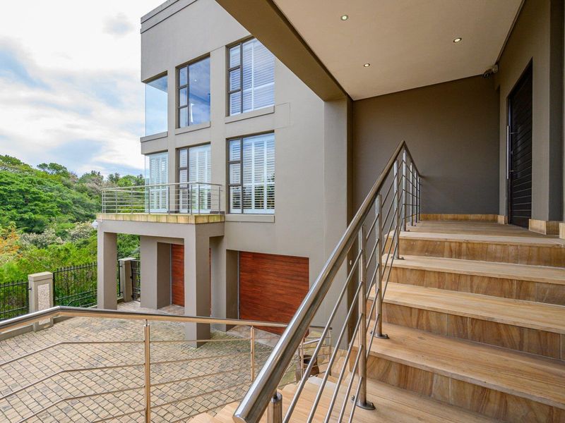 Stunning Upmarket Property in Mill Park with Breathtaking Views! - Photo 6