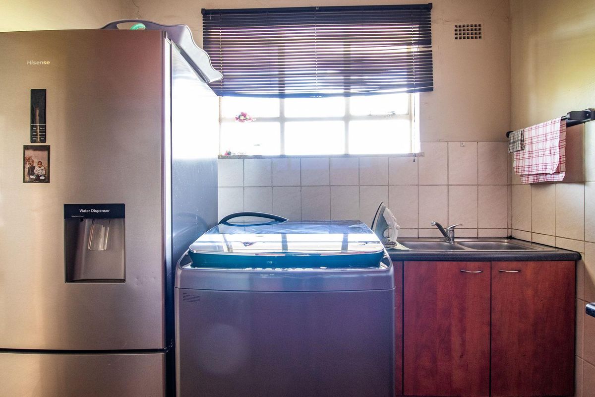 Prime Location & Modern Comfort in One Package - Photo 5