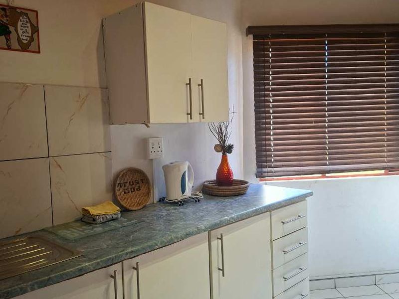FOR SALE 🏡WELL-ESTABLISHED GUESTHOUSE - Photo 10