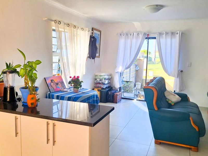 Charming 3 Bedroom Townhouse with Scenic Views for Sale Opposite Mossel Bay Golf Estate - Photo 5