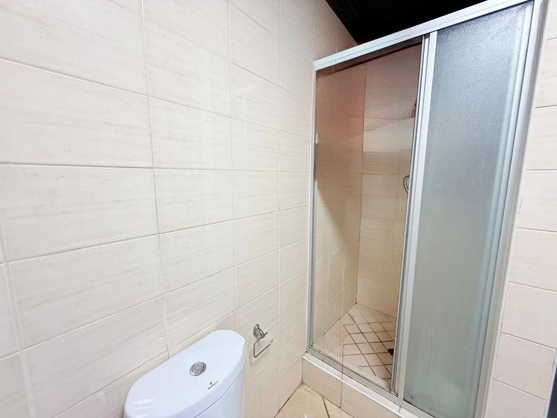 Charming 2bedroom with Garden: Steps from City Center! - Photo 10