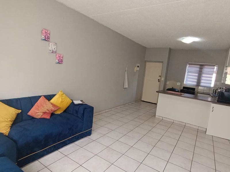 First - Time Buyer's dream - Affordable 2-Bed Unit - Photo 3