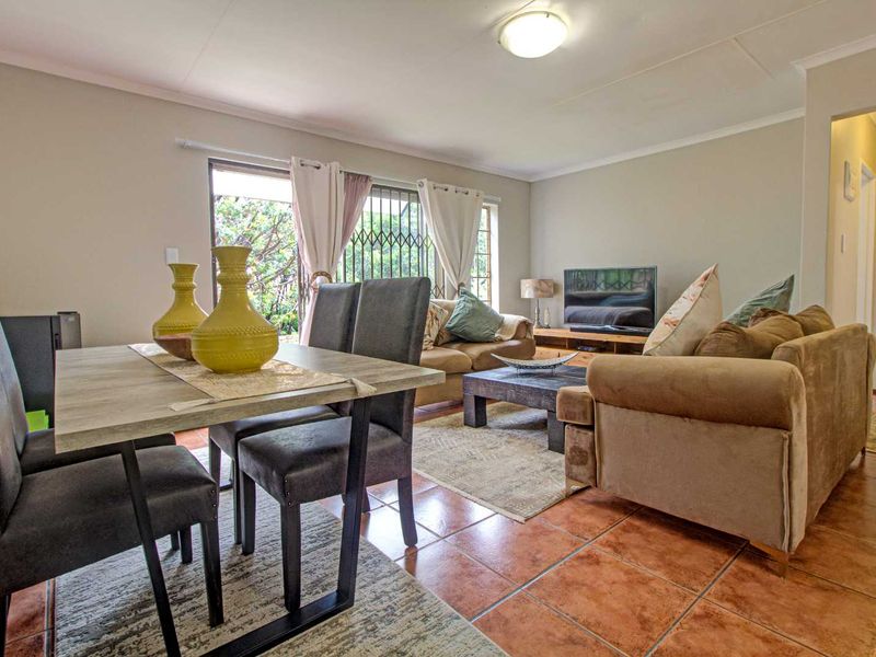 Perfect Blend of Style and Accessibility! - Photo 3