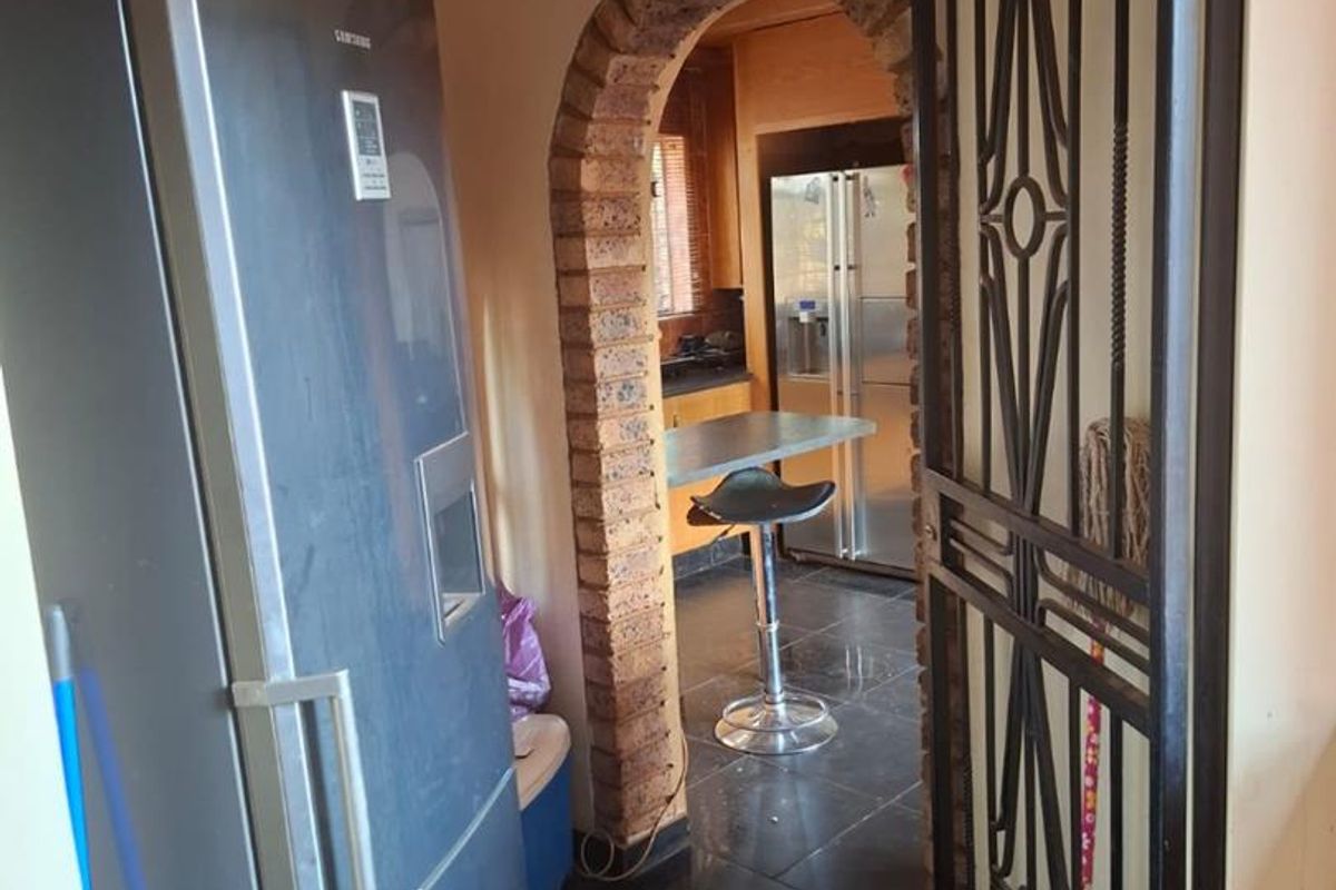 Family Retreat Home - Photo 5