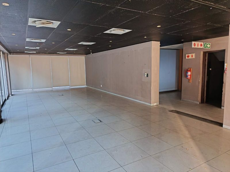 Premium Office Space | 9,193 m2 | Net Rental: R85/m2 | Operational Costs: R12/m2 Secure an exceptional commercial opportunity with this expansive 9,193 m2 - Photo 5
