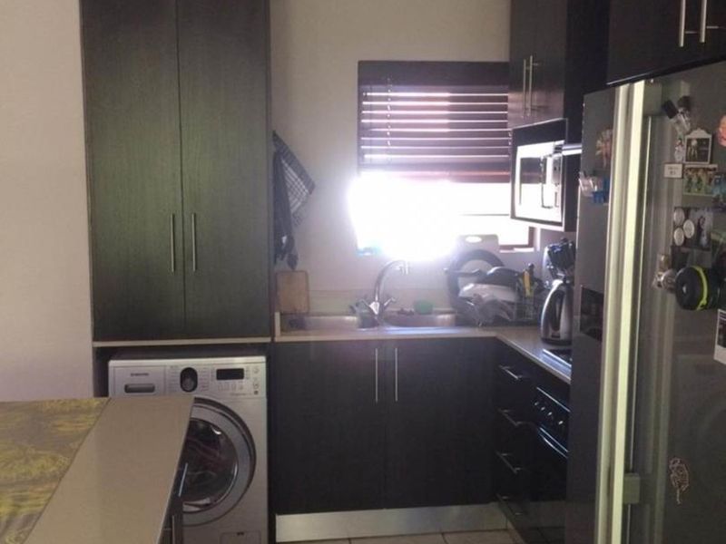 2 BEDROOM UPSTAIRS APARTMENT IN A SECURE COMPLEX – PRETORIUSPARK FOR RENT - Photo 9