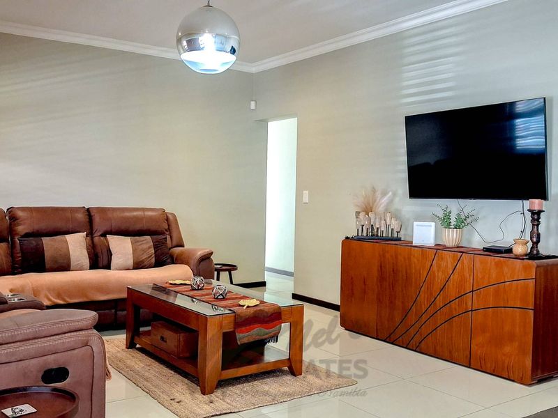 Penthouse For Sale in Central Vineta, Swakopmund - Photo 10