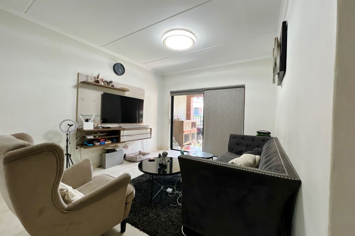 Live in Style at Orchid Ridge: Ground-Floor Delight! - Photo 4