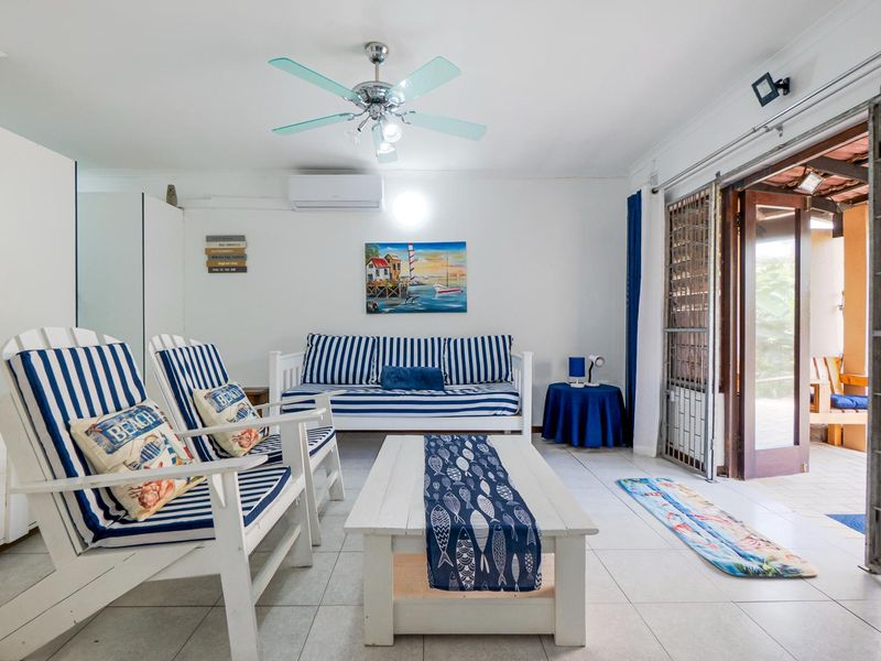 Fully furnished on the beach - Photo 9