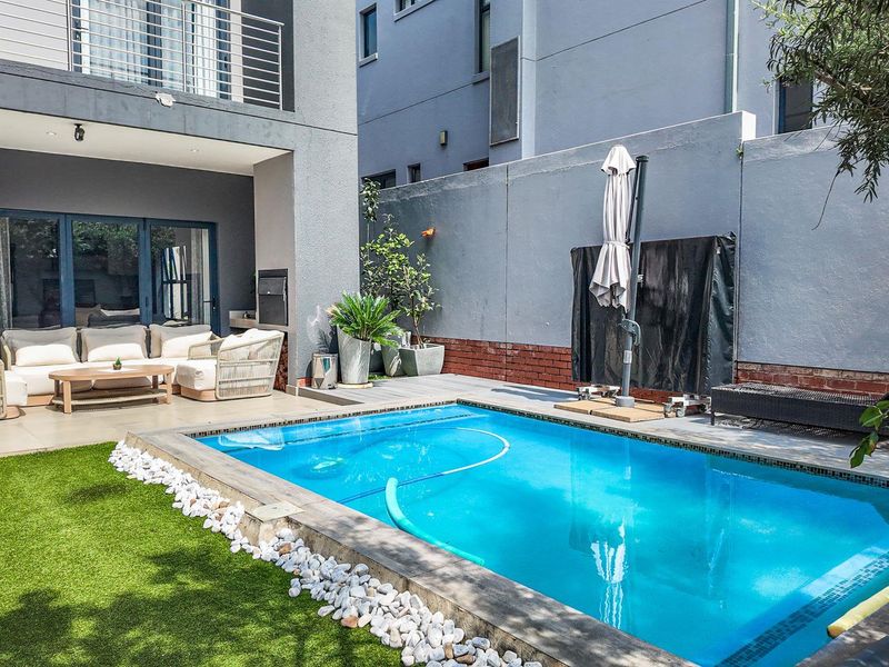 Four-bedroom furnished cluster in Bryanston - Photo 8