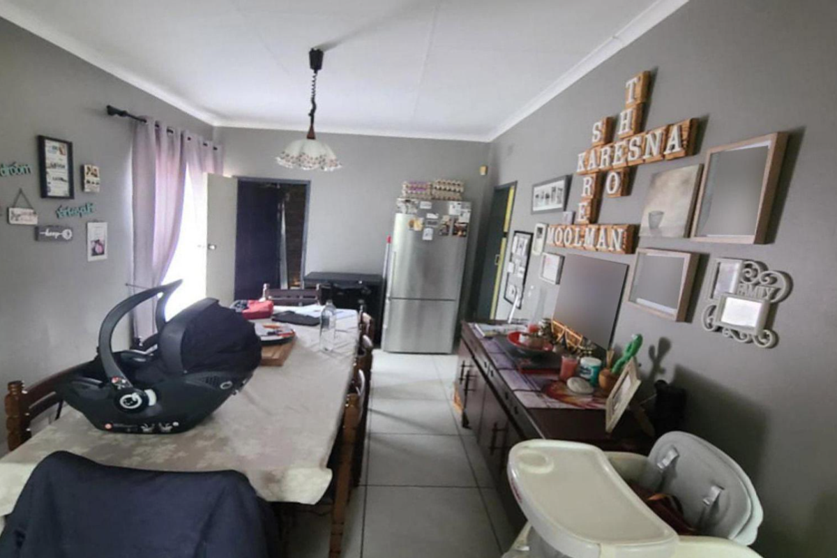 Spacious Sectional Title Home in Rotterdam Gardens - Photo 3
