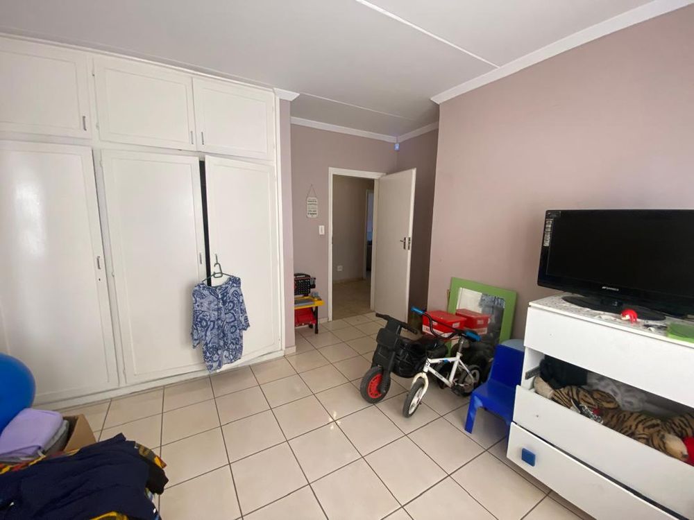 Bedroom 2 with BIC