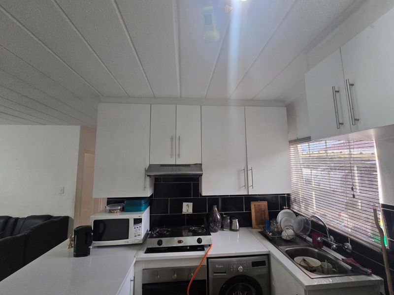 Charming Two-Bedroom Apartment in Meyersdal - Photo 2