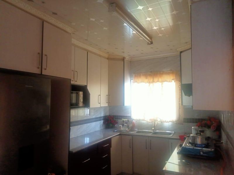 Apartment for Sale in Newcastle Central. - Photo 5