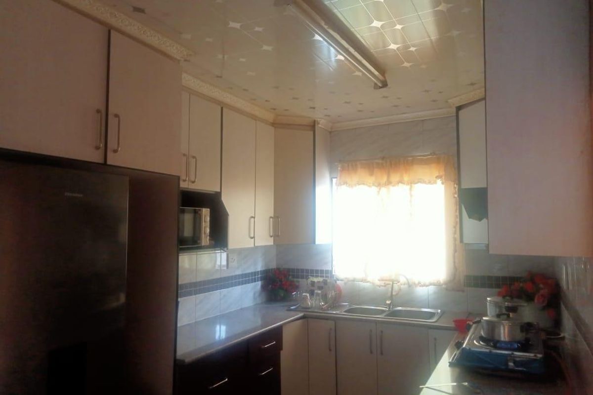 Apartment for Sale in Newcastle Central. - Photo 5