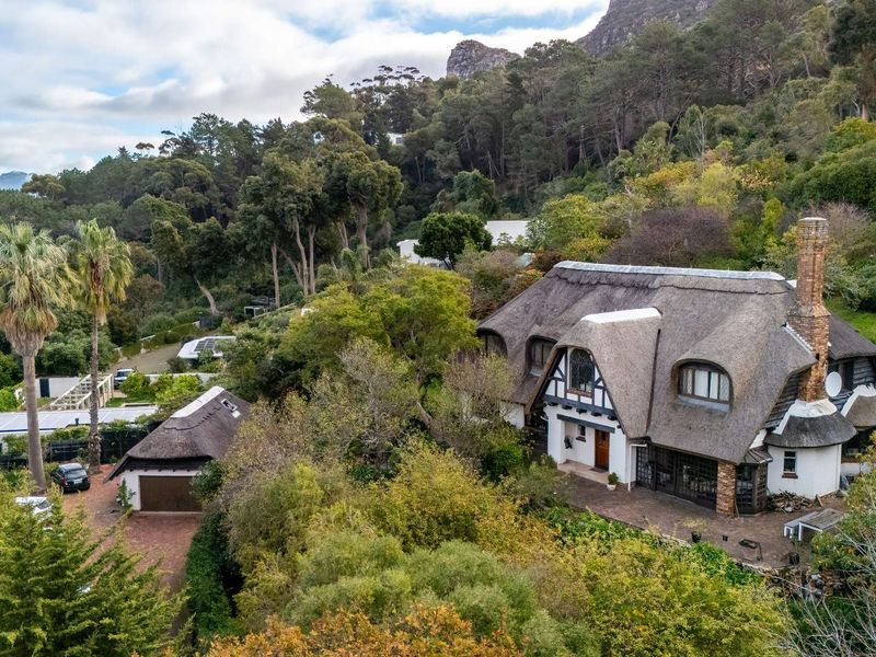 Character Heritage and Panoramic Views High Above Constantia! - Photo 1