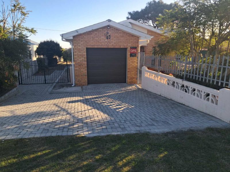 ELEGANT COASTAL RETREAT - Photo 2