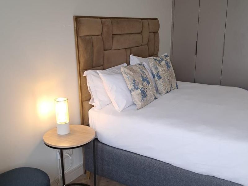 STUPENDOUS FULLY FURNISHED ULTRA MODERN STUDIO UNIT - Photo 9