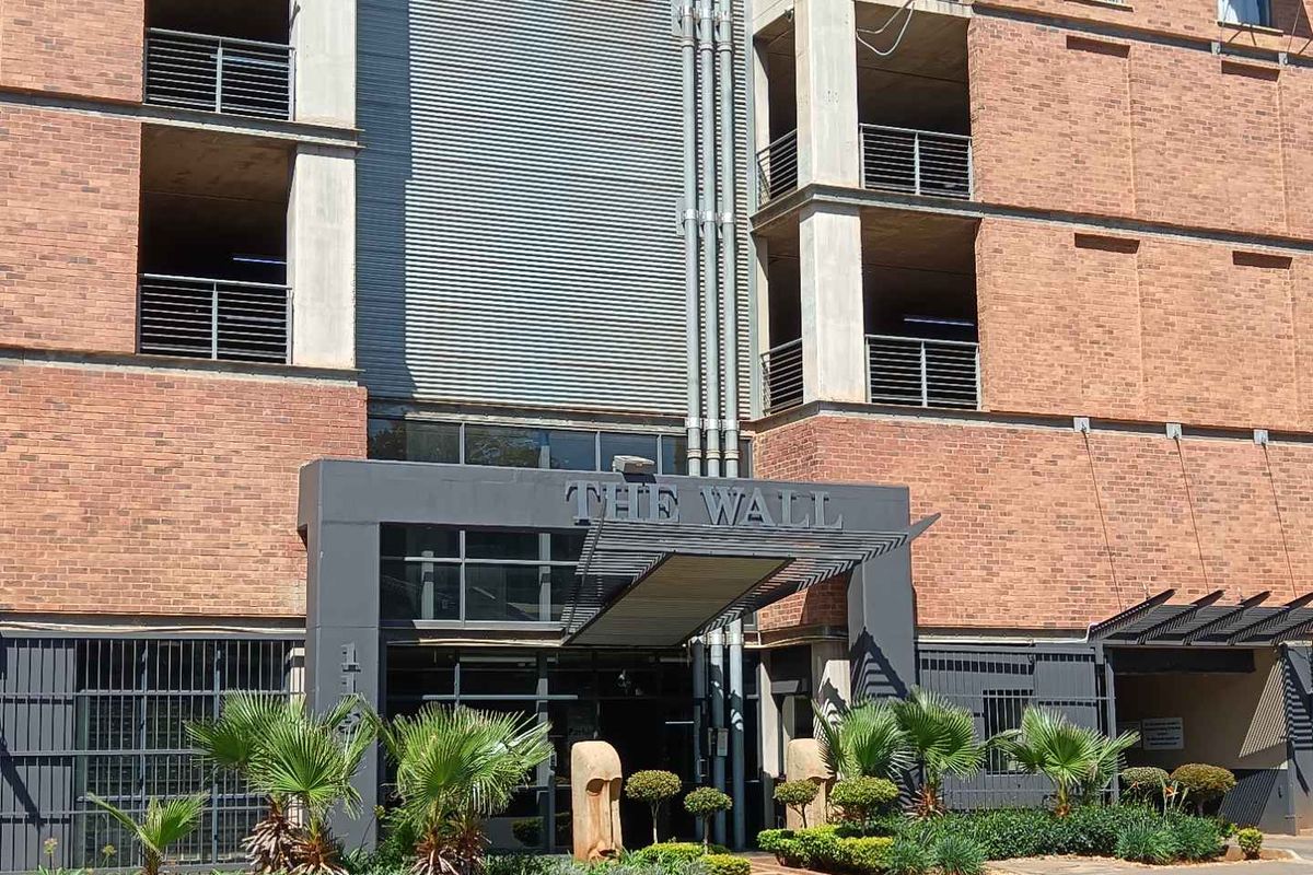 ROOM TO RENT IN SHARED APARTMENT - Photo 2