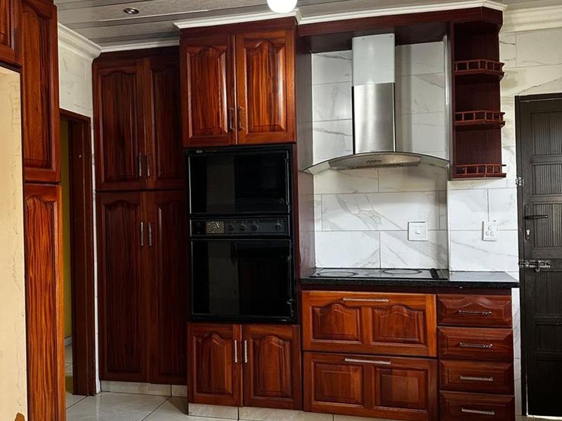 Four-Bedroom Family Home with Garage in Esikhawini - Photo 4