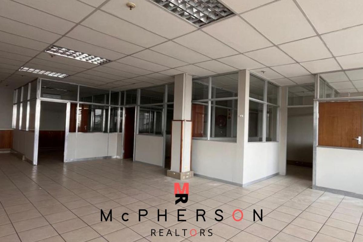 Large Office Space To Let - Photo 3