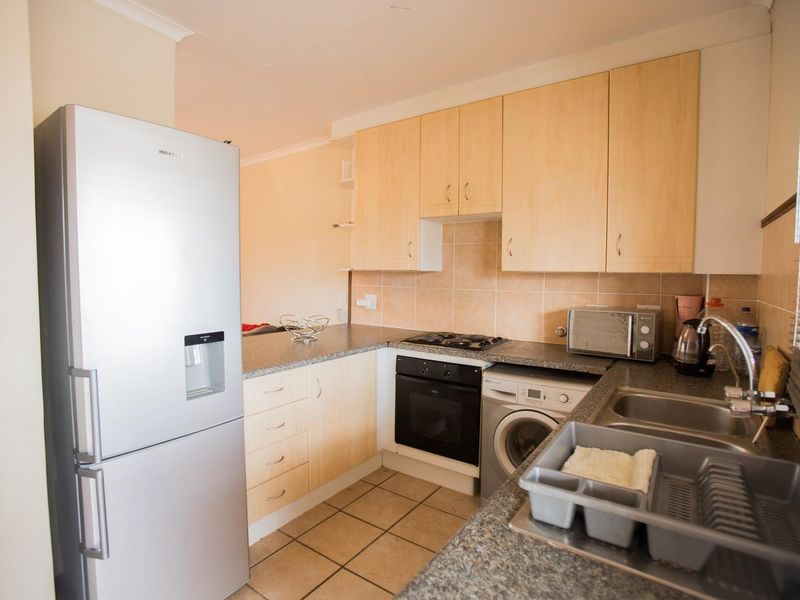 2 Bedroom Townhouse with a Covered Balcony - Photo 2