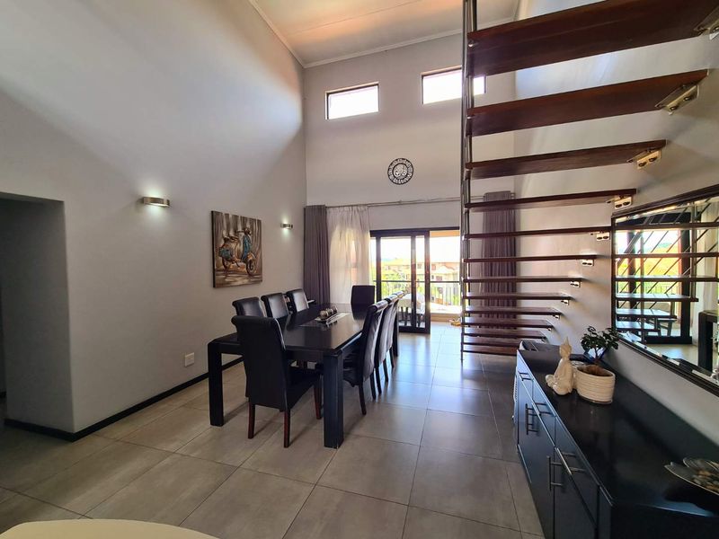 3 bed 3 bath Loft apartment in the Meridian - Photo 2