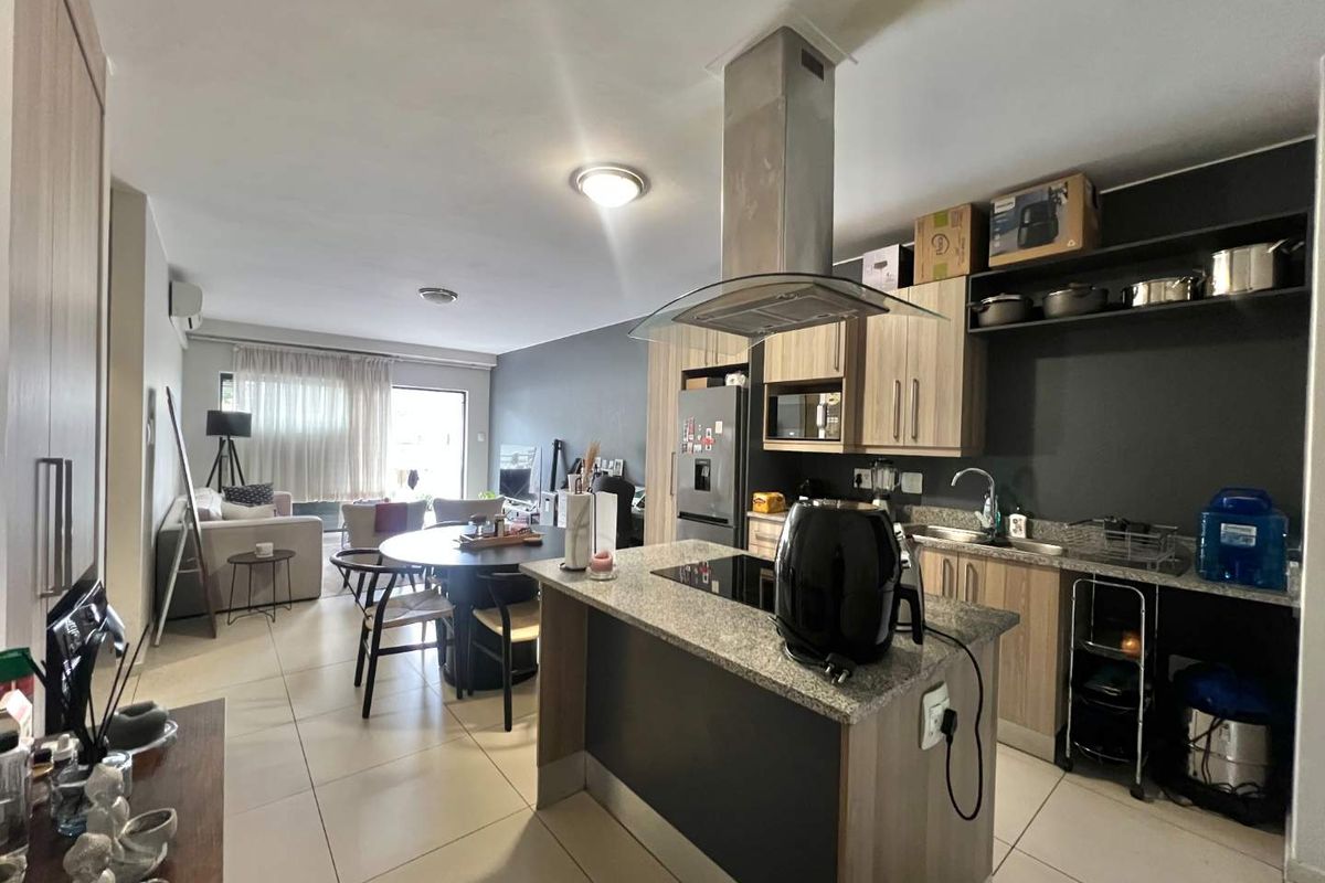 Modern 2-bedroom, 2-bathroom ground floor apartment for sale in Rivonia / Edenburg - Photo 2