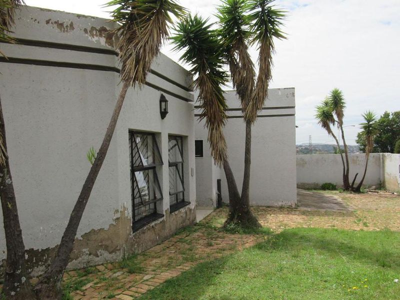3 Bedroom House for sale in Mondeor - Photo 2