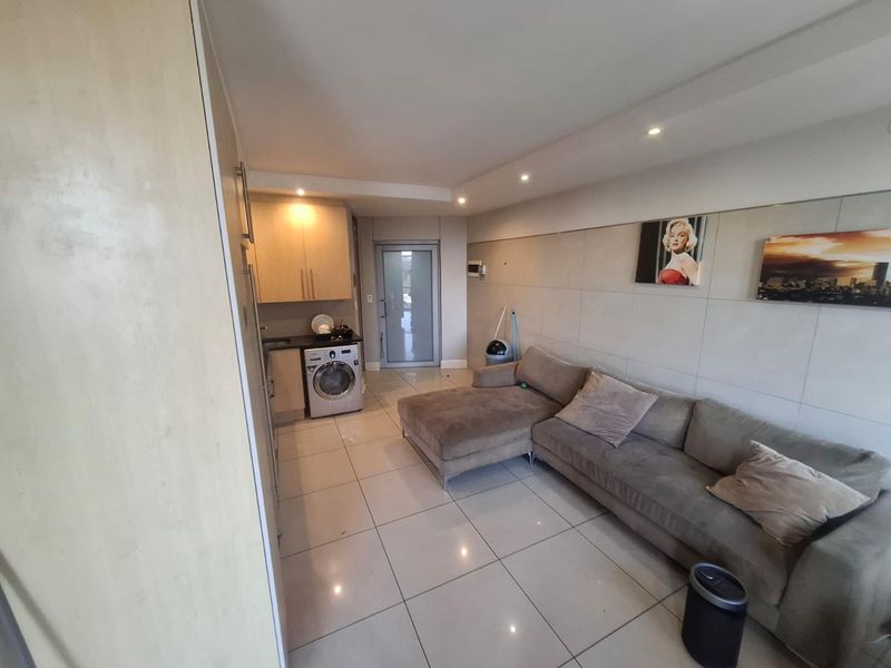Unfurnished 1 bedroom Apartment in Sandton CBD - Photo 2