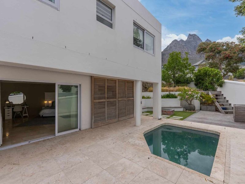 Comfortable Coastal Living in Camps Bay - Photo 5