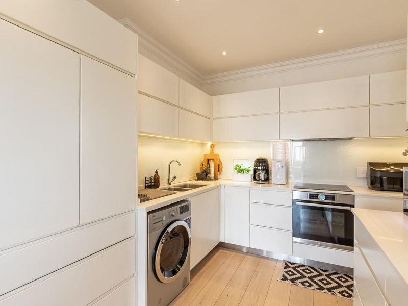 Modern Elegance In Prime Location - Photo 6