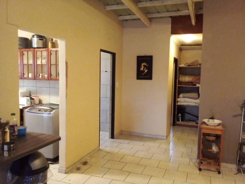 2 Bedroom House for Sale - Photo 7