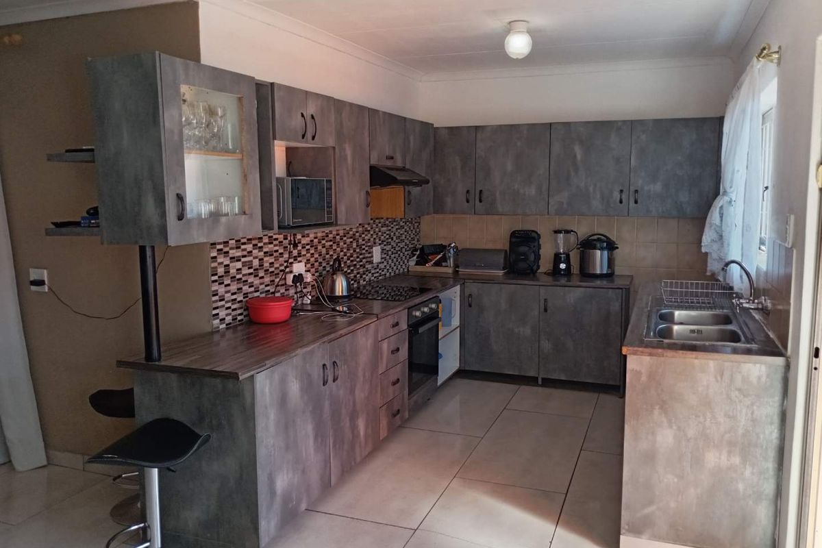 A Neat 3-Bedroom Home in Ninapark - Photo 2