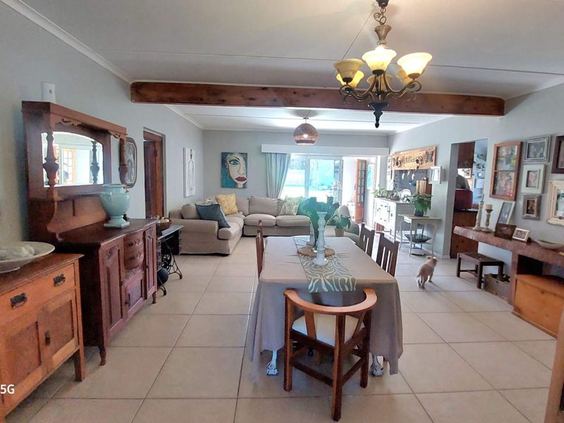 Coastal Living with Office, Flatlet & Pool for sale in Port Alfred - Photo 4