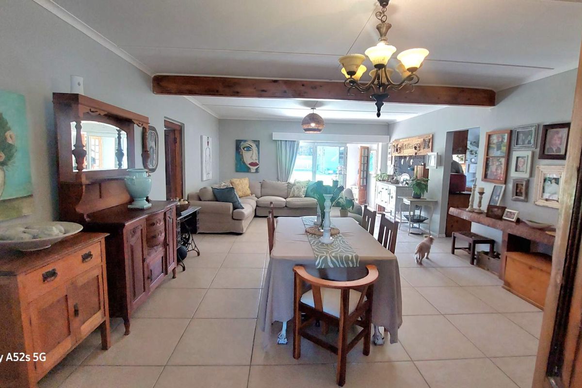 Coastal Living with Office, Flatlet & Pool for sale in Port Alfred - Photo 4