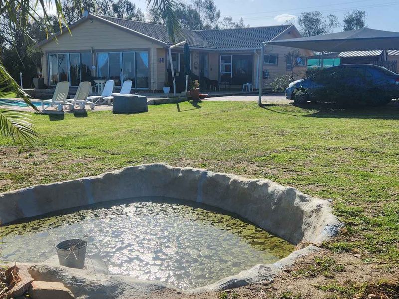 PEACEFUL COUNTRY STYLE LIVING WITH POOL SIDE PRIVACY - Photo 2