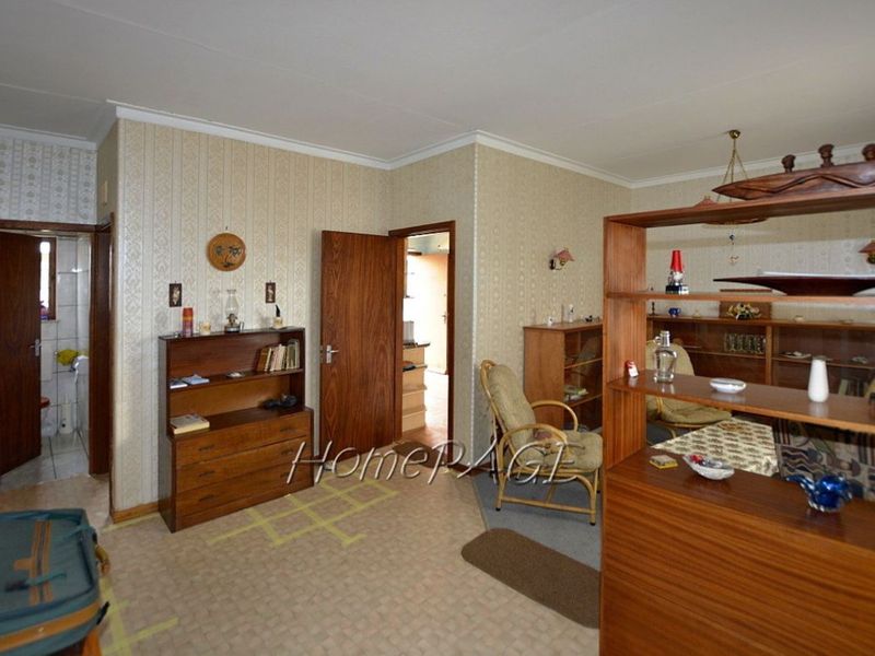 Ext 1, Henties Bay:  Home with Flat is for Sale - Photo 8