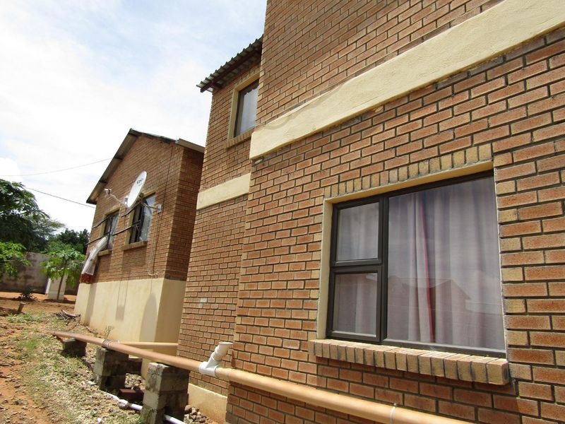 8 x 2 BEDROOM FLATS FOR SALE | RUNDU EXTENSION 5 (QUEENSPARK) - Photo 7