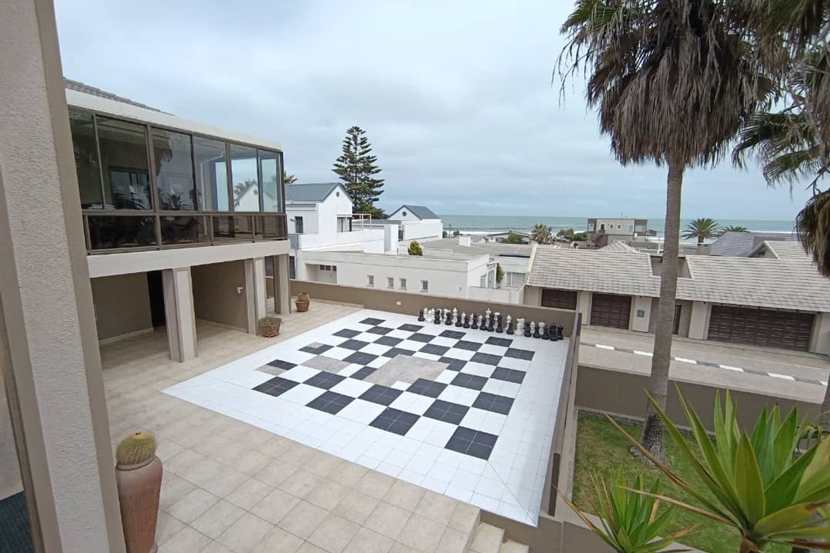 **Luxurious Double-Storey Mansion with Stunning Sea Views** - Photo 5