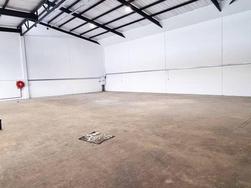 Newly Refurbished Warehouse Close to Builder's Warehouse - Photo 4