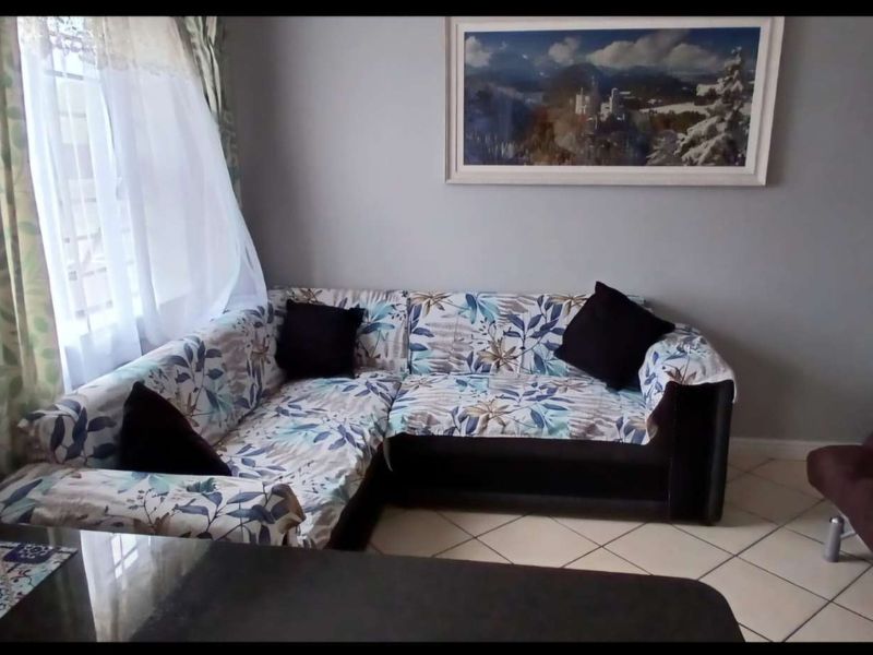 Invest smart: Easy rental, low fees & great location - Photo 3