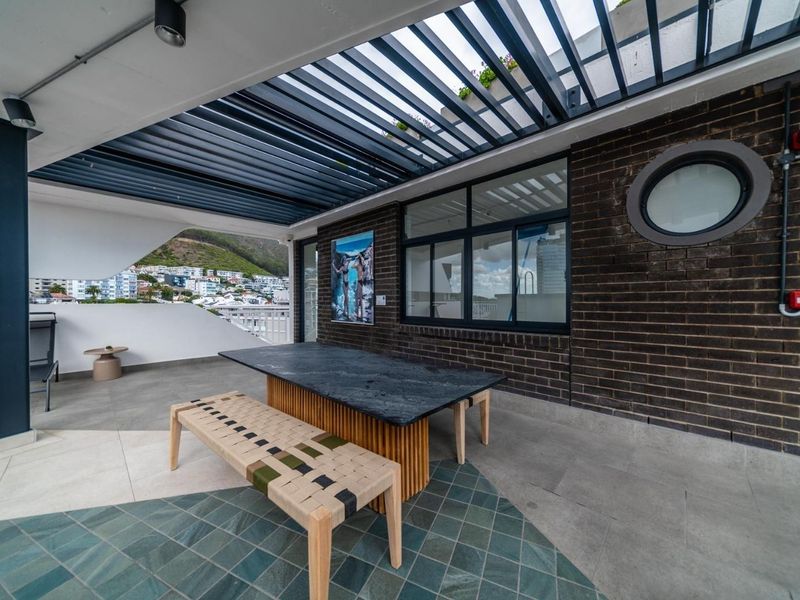 Modern Industrial-Chic Apartment with Ocean Views in Sea Point - Photo 7
