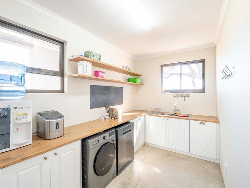 Modern and bright 3 Bedroom house Omeya Golf Estate - Photo 7