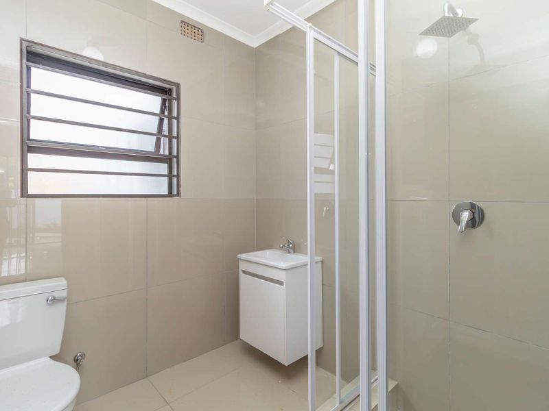 Beautifully-renovated 1-Bedroom Garden Cottage to Let in Hurlingham Manor - Photo 8