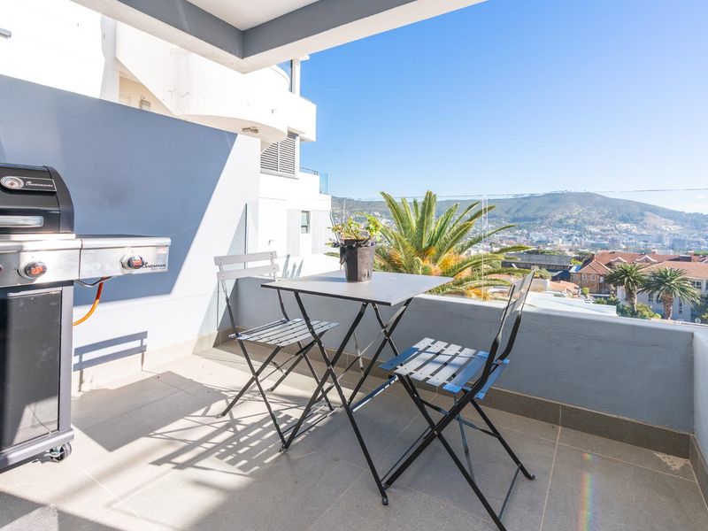 Fully Furnished Gem in Prime Vredehoek Location - Photo 2